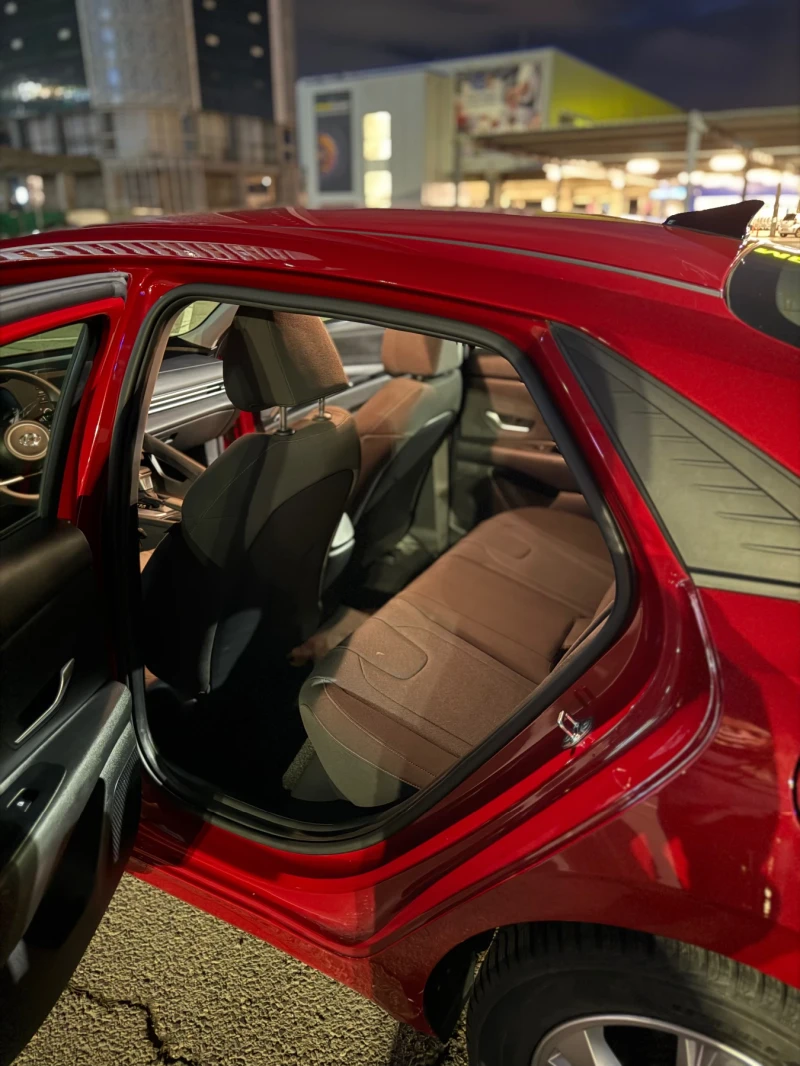 Hyundai Elantra 2.0, снимка 10 - Автомобили и джипове - 53434432