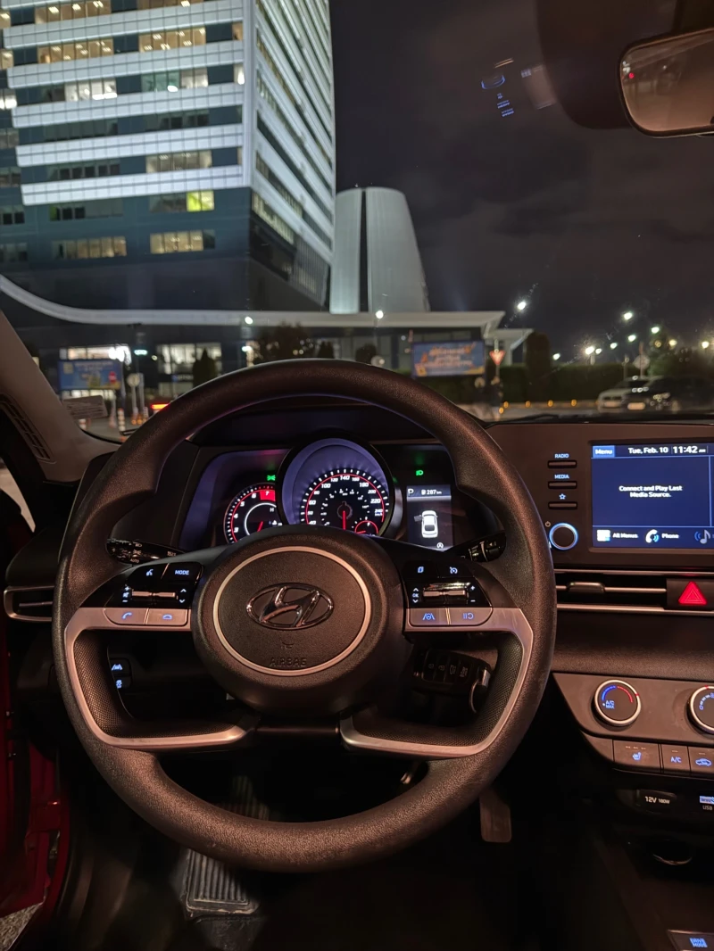 Hyundai Elantra 2.0, снимка 11 - Автомобили и джипове - 53434432