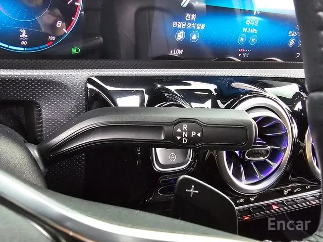 Mercedes-Benz A 220 Sedan, снимка 6 - Автомобили и джипове - 55682330