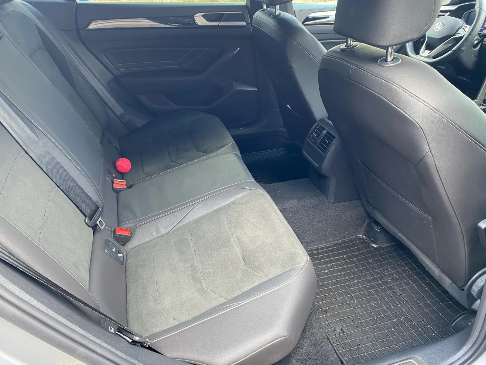 VW Arteon 2.0 TDI 150 k.�. R-LINE | Mobile.bg � ����������� 11