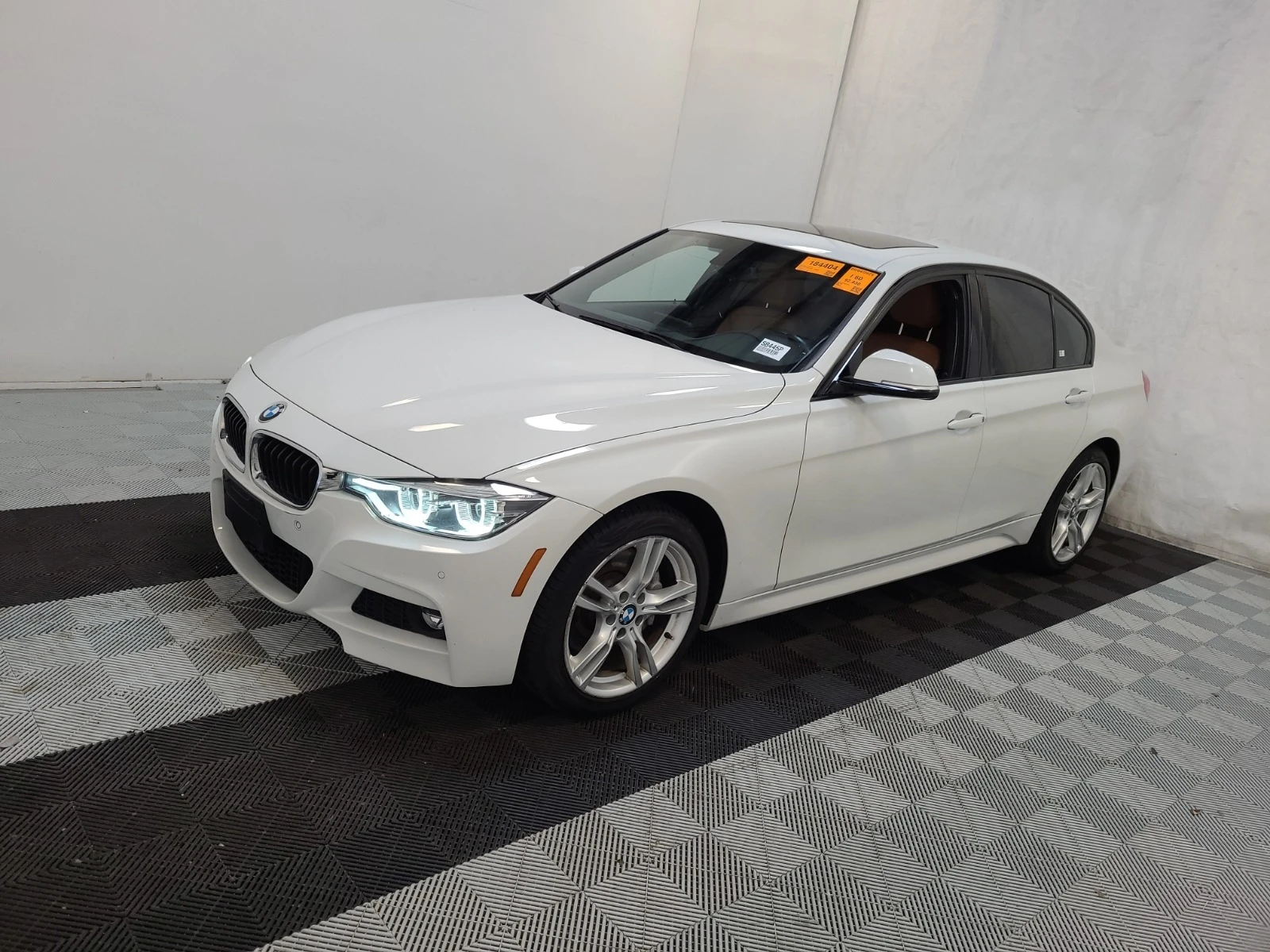 BMW 330 I xDrive* ЦЕНА ДО БЪЛГАРИЯ* (CARFAX) - изображение 3