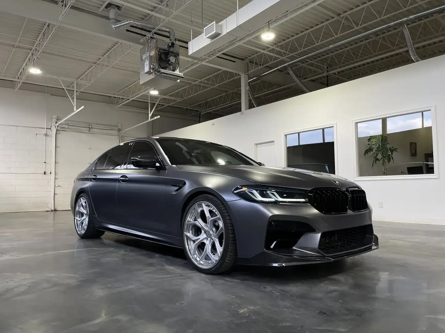 BMW M5 Competition (CARFAX)  - изображение 3