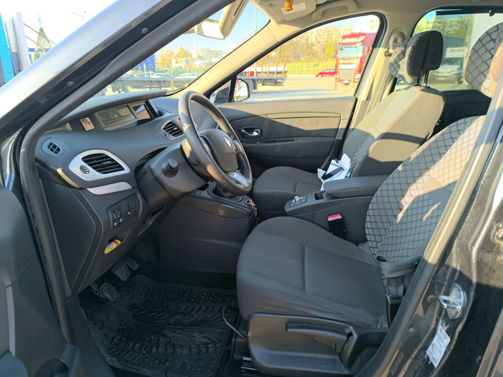 Renault Scenic 1.5 dci  - изображение 5