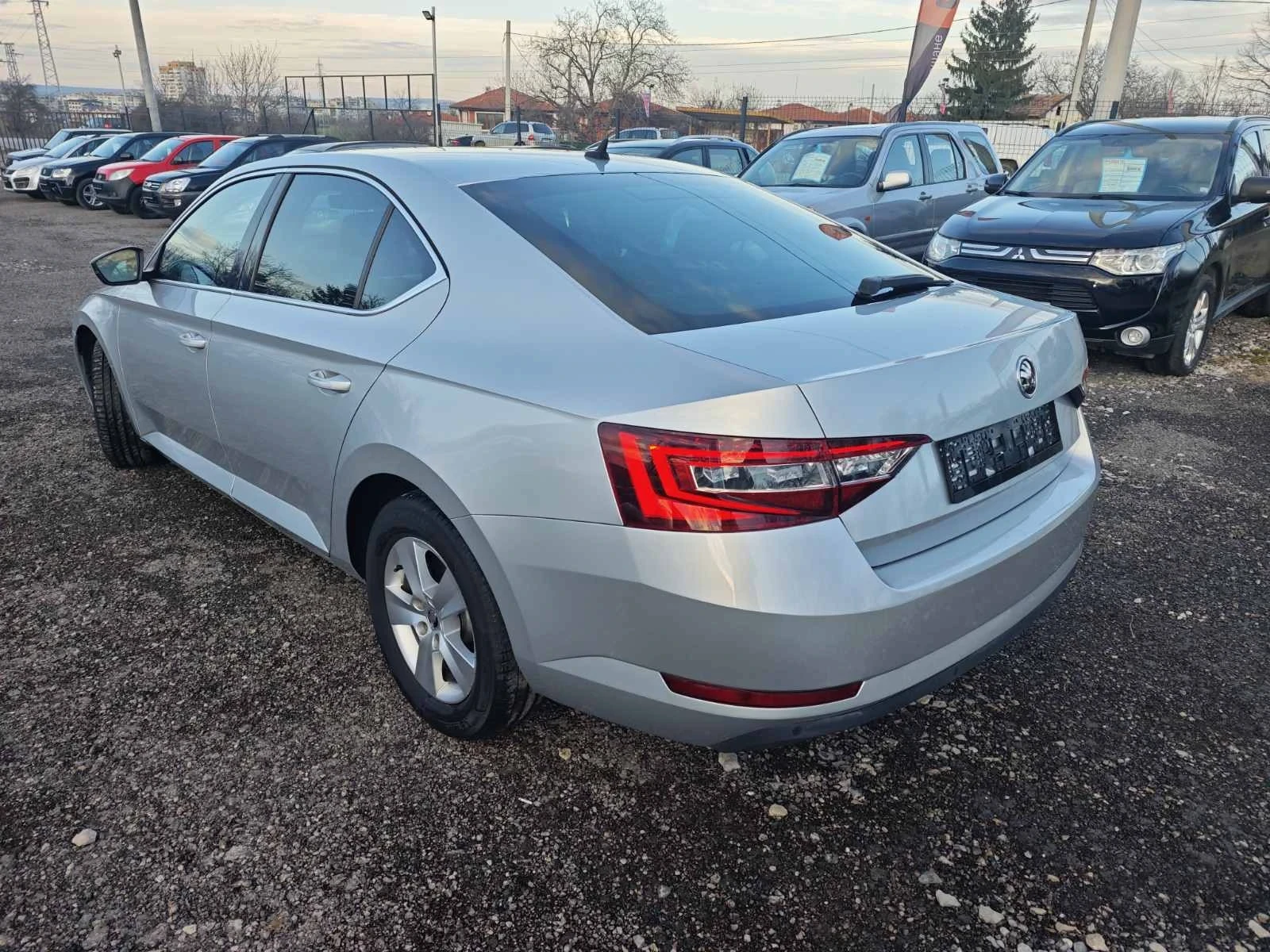 Skoda Superb 1.6/120KC - изображение 4