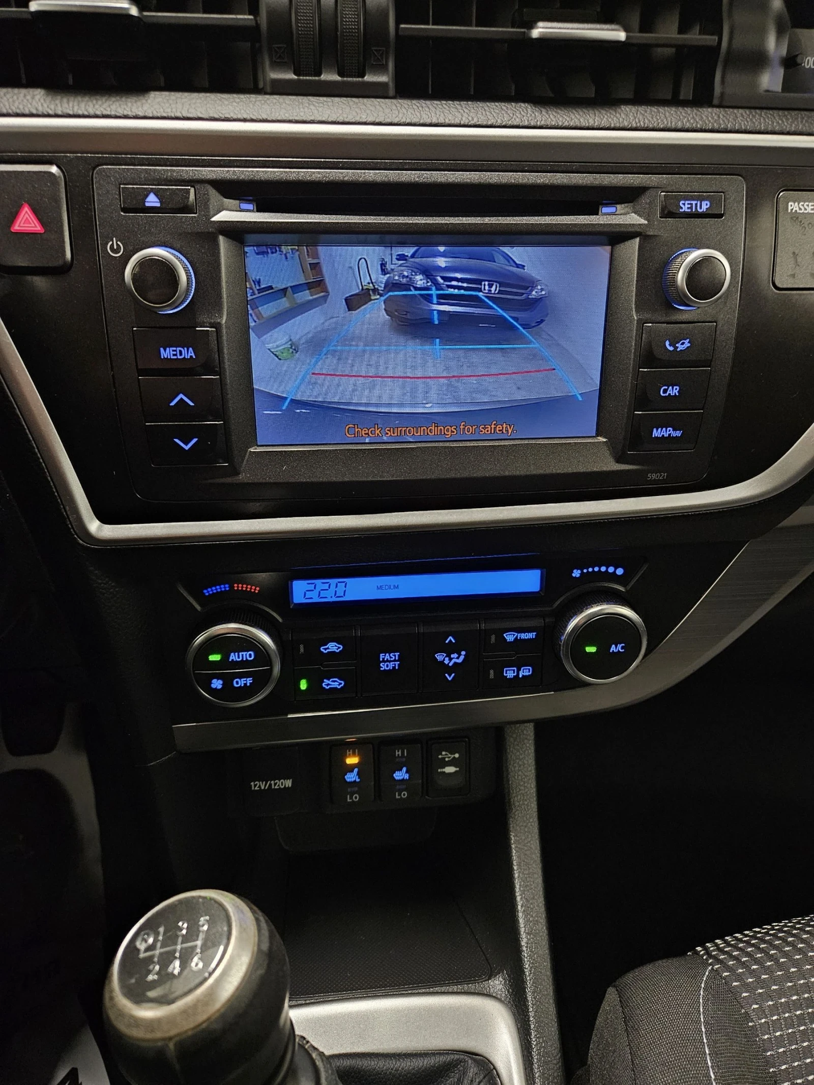 Toyota Auris 1.6 VALVEMATIC 132 PS 8уми с джанти 105477 км, снимка 9 - Автомобили и джипове - 53992809