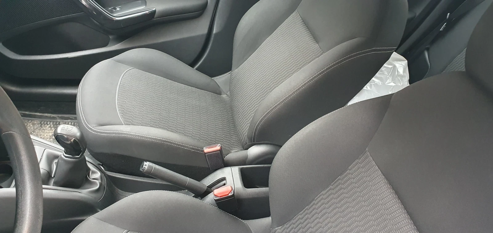 Peugeot 208, снимка 9 - Автомобили и джипове - 54096625