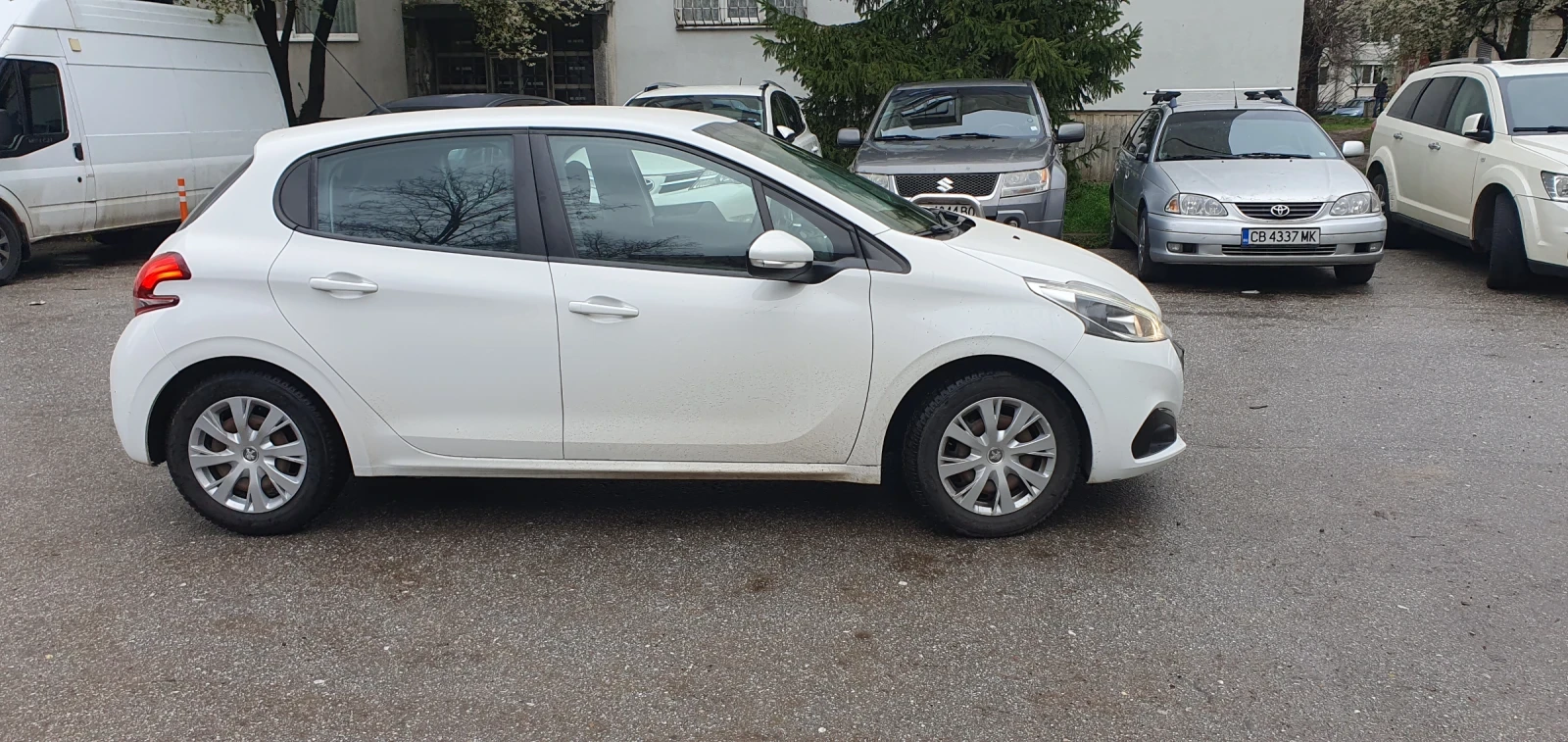 Peugeot 208, снимка 4 - Автомобили и джипове - 54096625