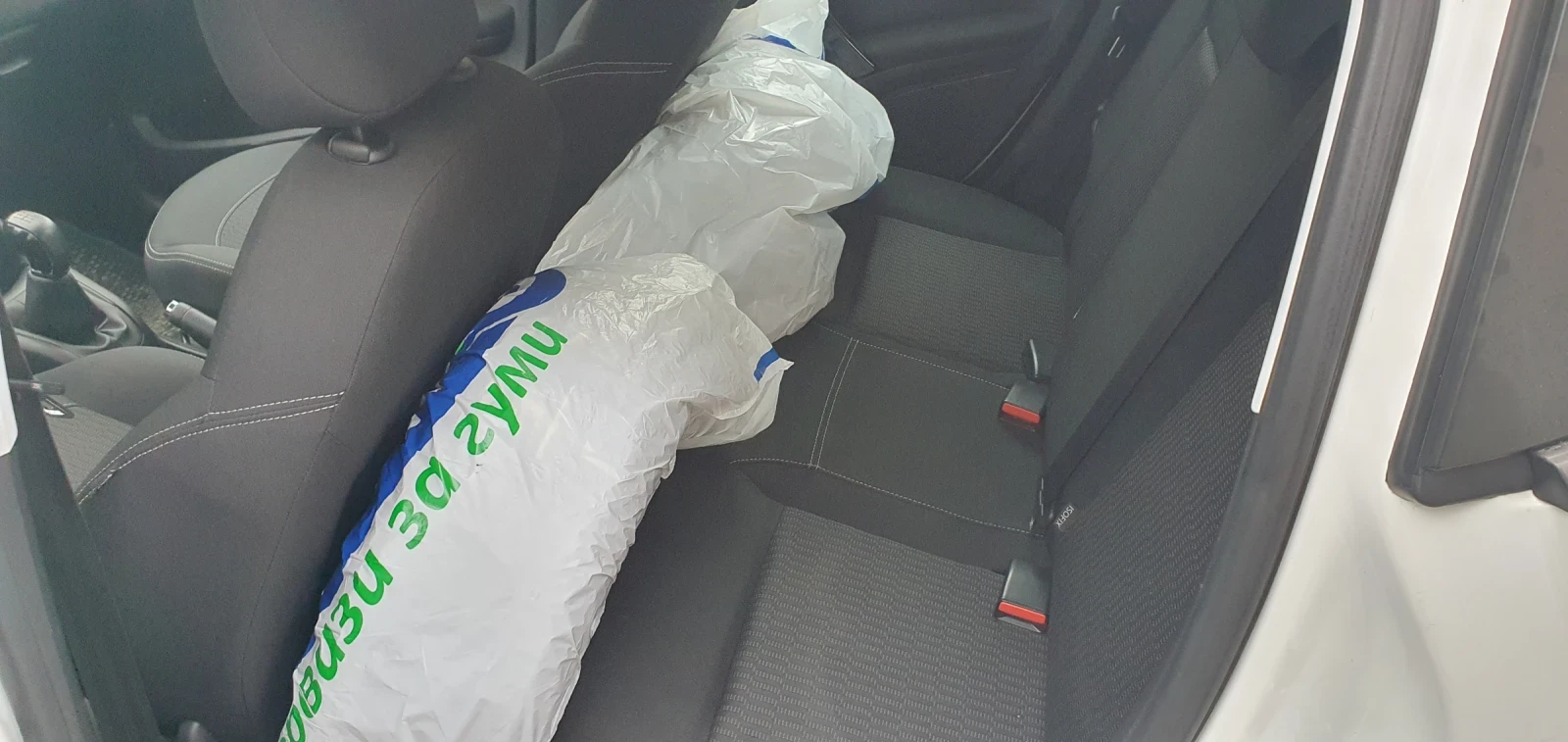 Peugeot 208, снимка 13 - Автомобили и джипове - 54096625