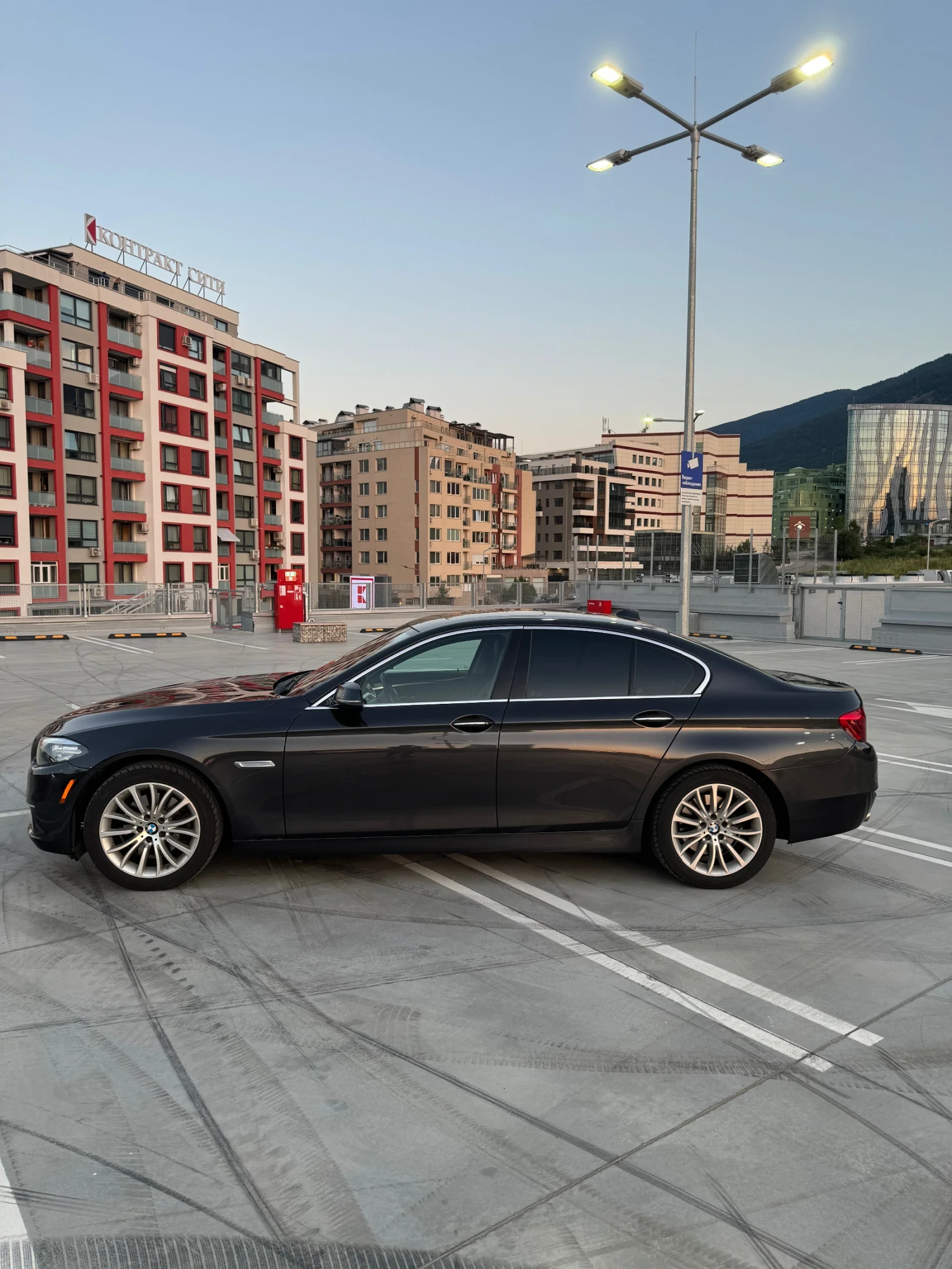 BMW 528 xDrive Luxury Line, снимка 4 - Автомобили и джипове - 54128315