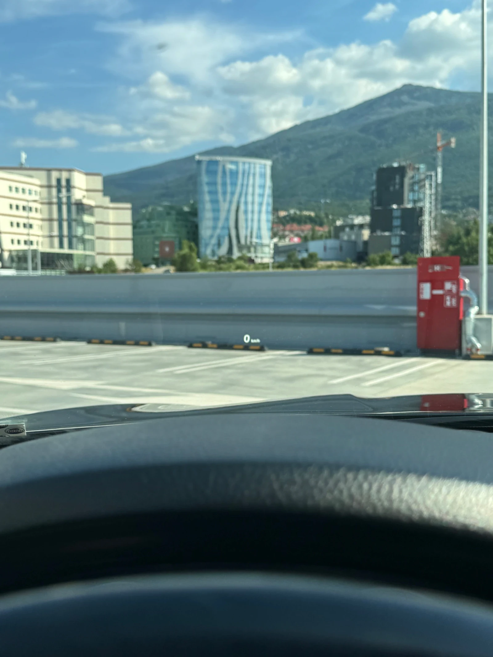 BMW 528 xDrive Luxury Line, снимка 13 - Автомобили и джипове - 54128315