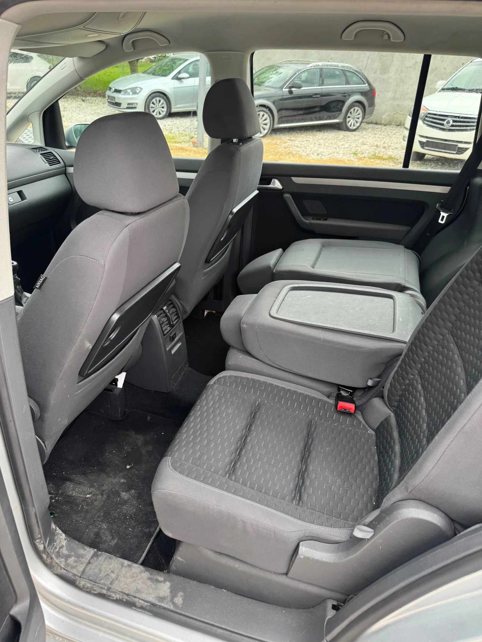 VW Touran 2.0 тди 8 клапана, снимка 7 - Автомобили и джипове - 54466999
