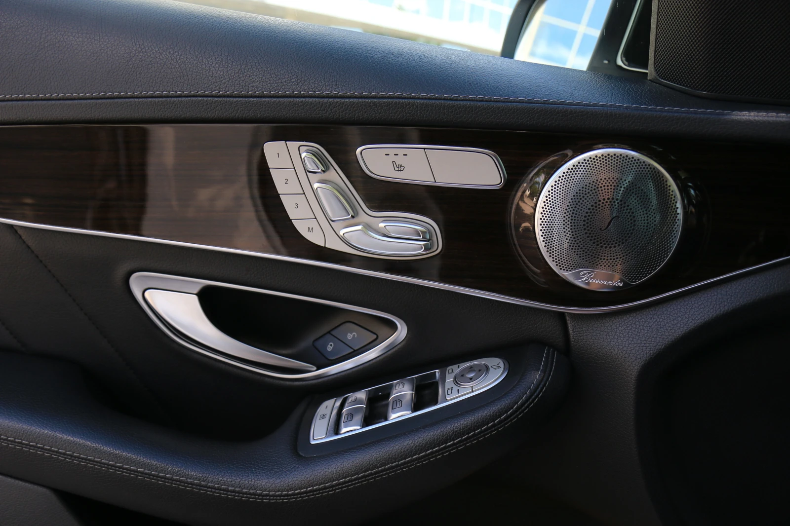 Mercedes-Benz C 300, снимка 11 - Автомобили и джипове - 54722516
