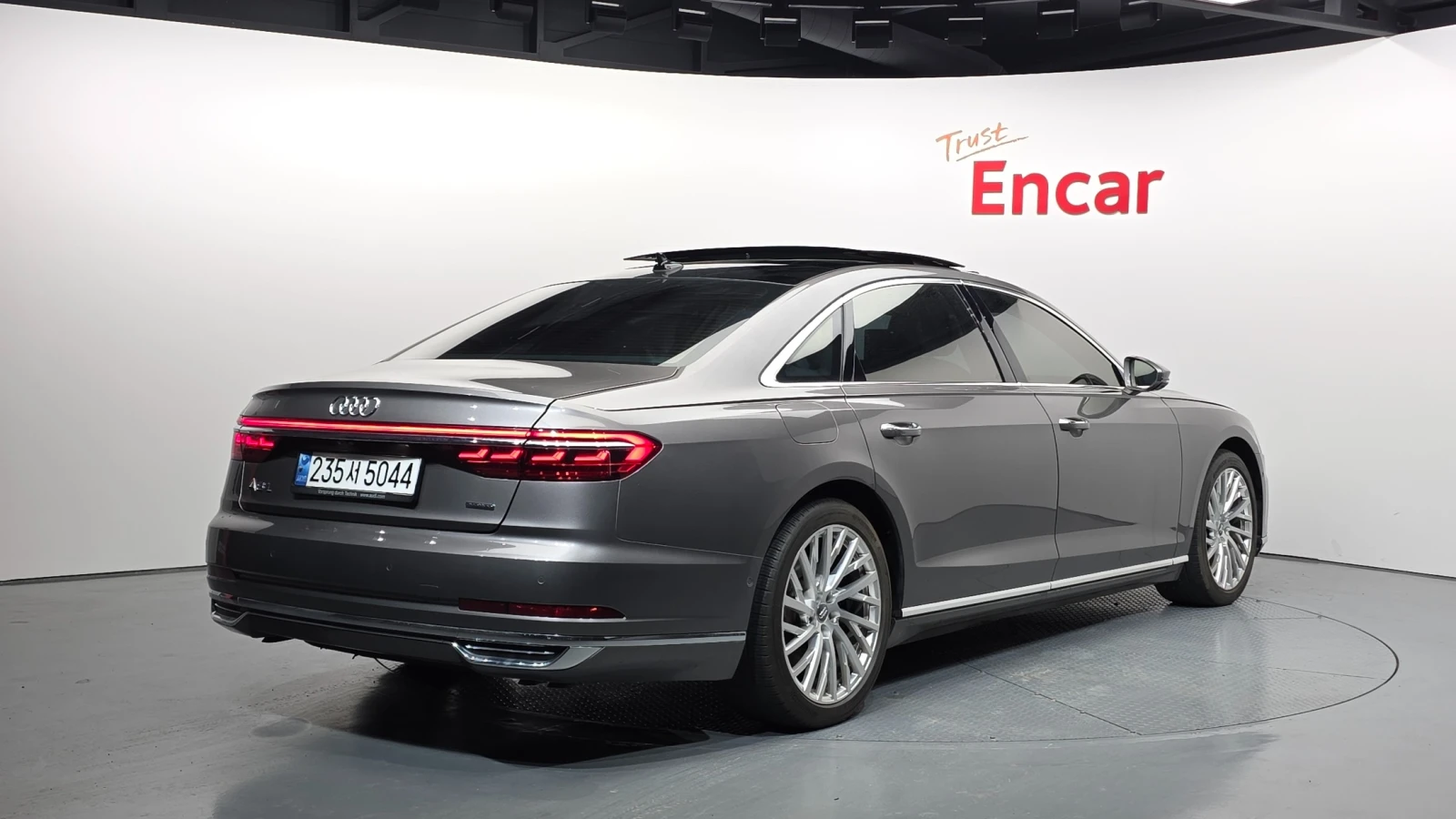 Audi A8 55 TFSI Quattro LWB | HUD | 360  Камера | Massage, снимка 2 - Автомобили и джипове - 55114526
