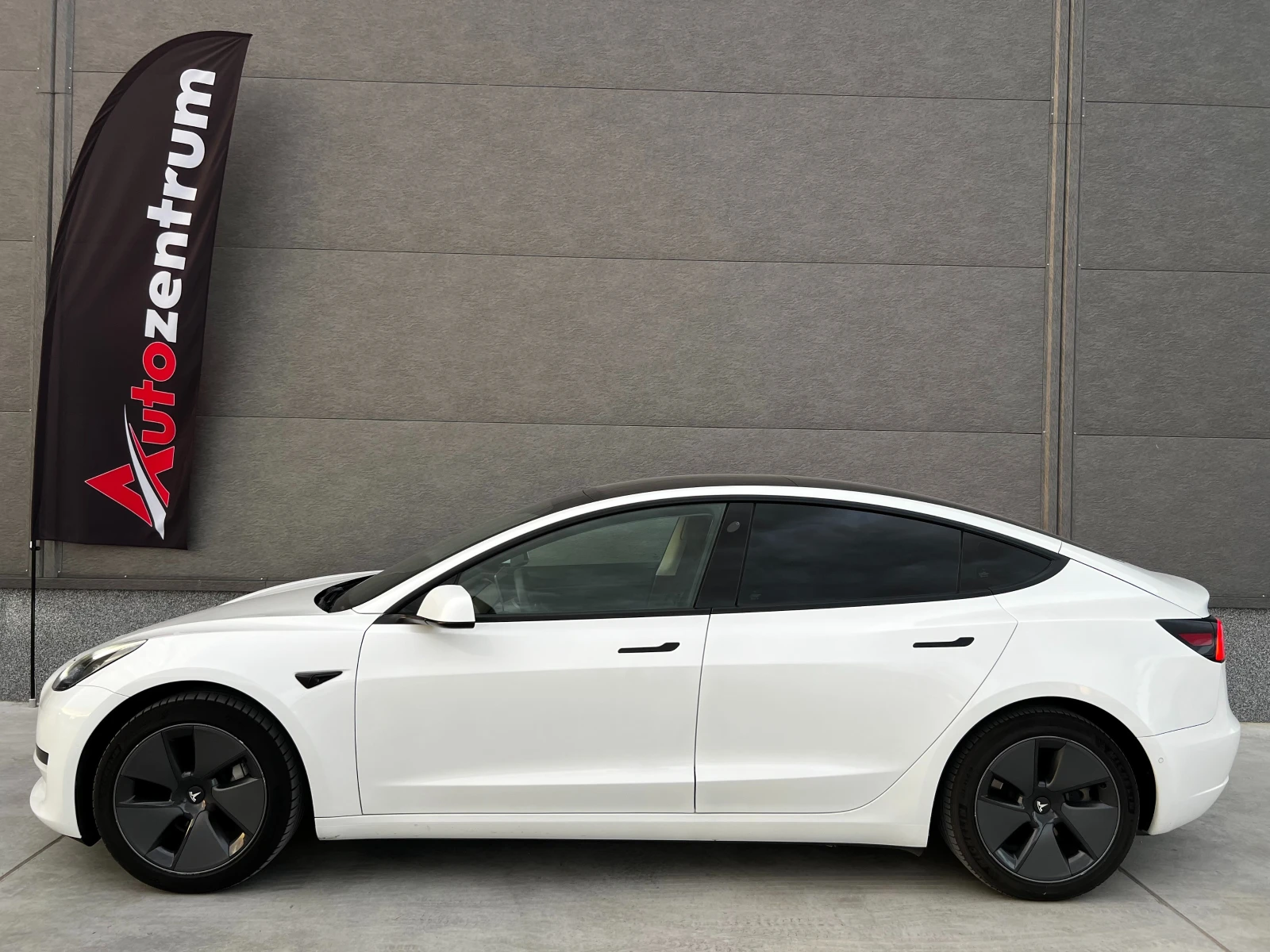 Tesla Model 3 Standard Range Plus, снимка 8 - Автомобили и джипове - 55225162