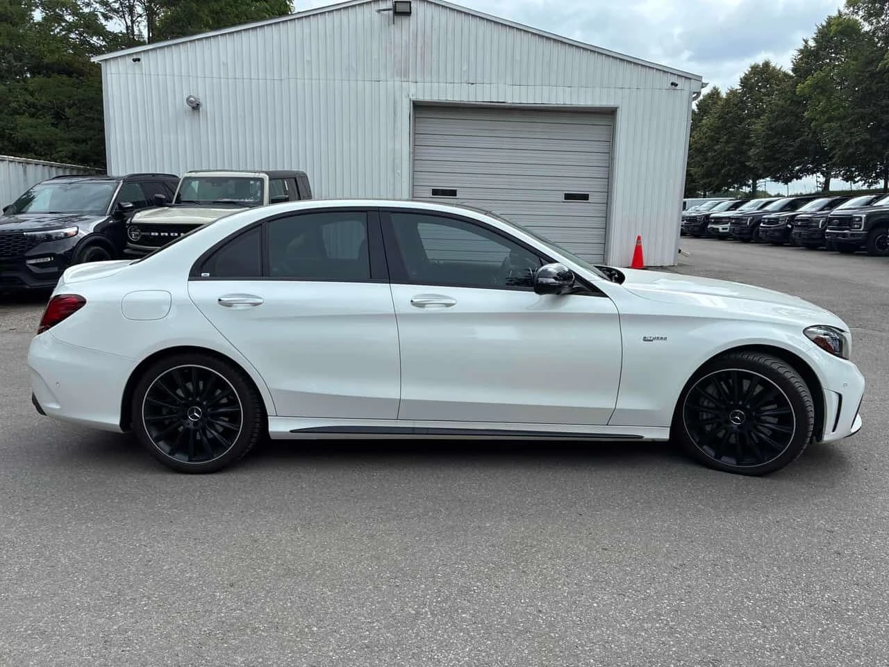 Mercedes-Benz C 43 AMG | CARFAX | БЕЗ ПЪРВОНАЧАЛНА ВНОСКА, снимка 6 - Автомобили и джипове - 55264560