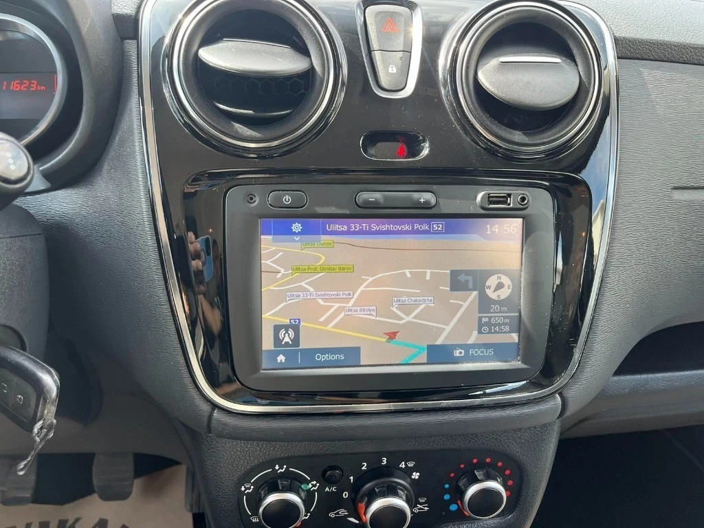 Dacia Lodgy 1.2 Stepway Е-6, снимка 8 - Автомобили и джипове - 55888427