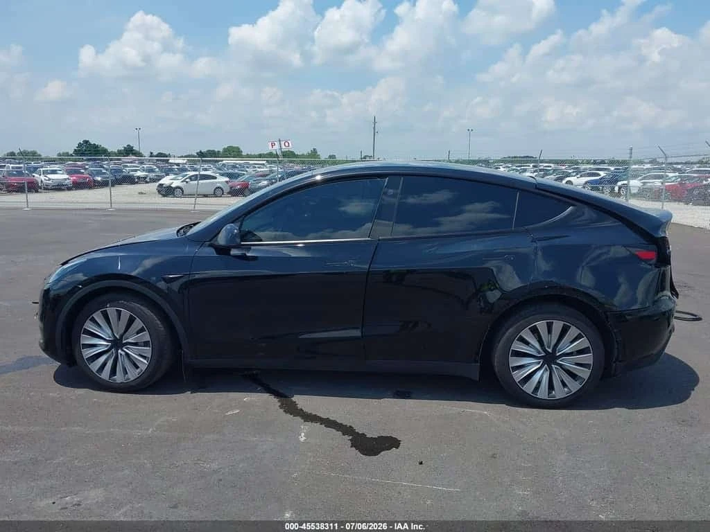 Tesla Model Y * LONG RANGE DUAL MOTOR ALL WHEEL DRIVE * CARFAX *, снимка 12 - Автомобили и джипове - 56185989