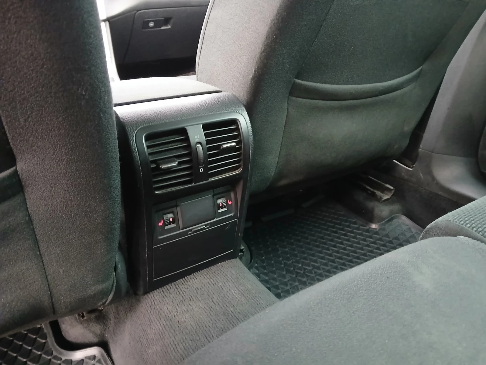 VW Passat 2.0tdi Автомат, снимка 8 - Автомобили и джипове - 56317064