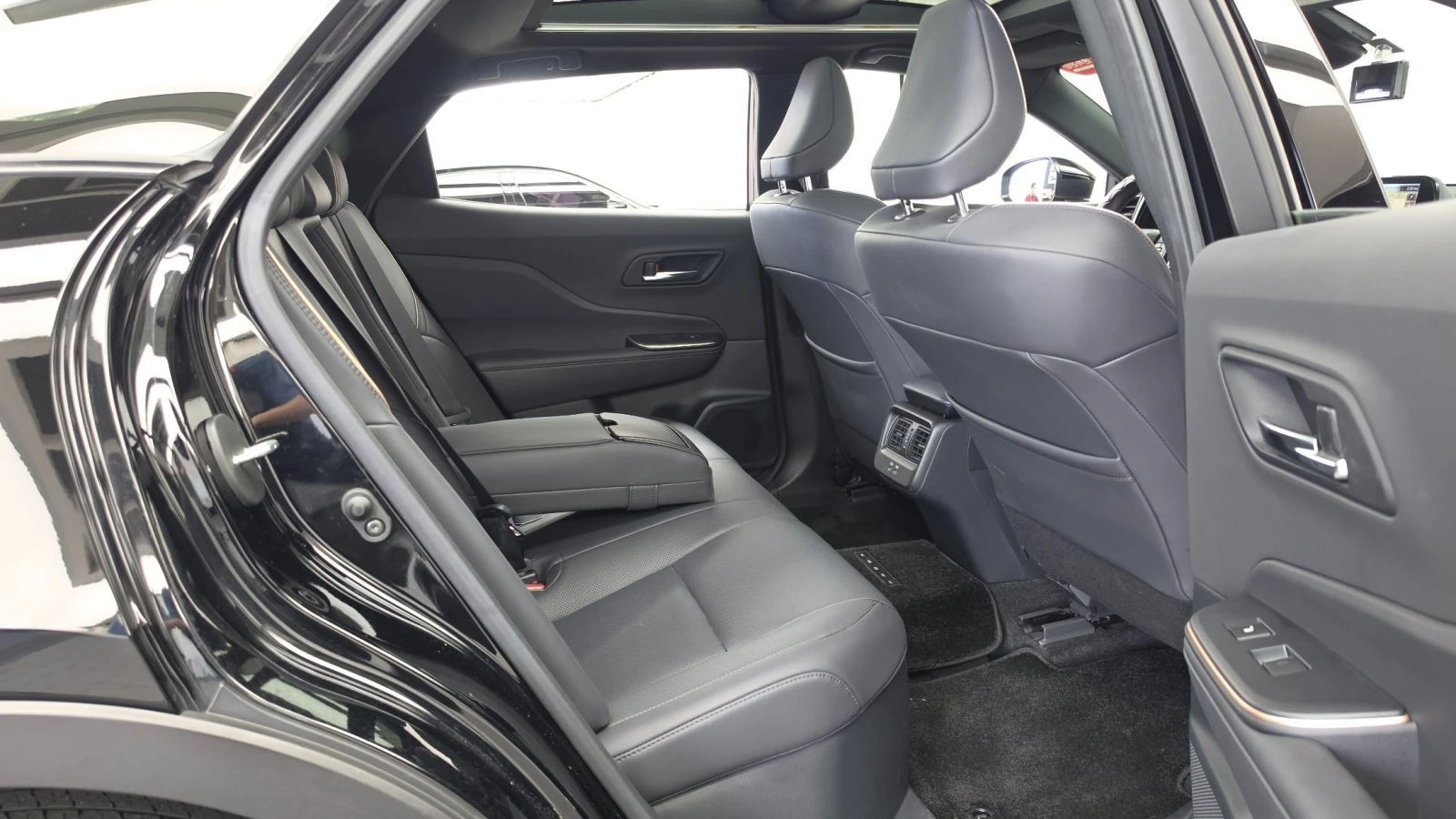Toyota Crown Crossover 2.5 Hybrid | Mobile.bg � ����������� 11