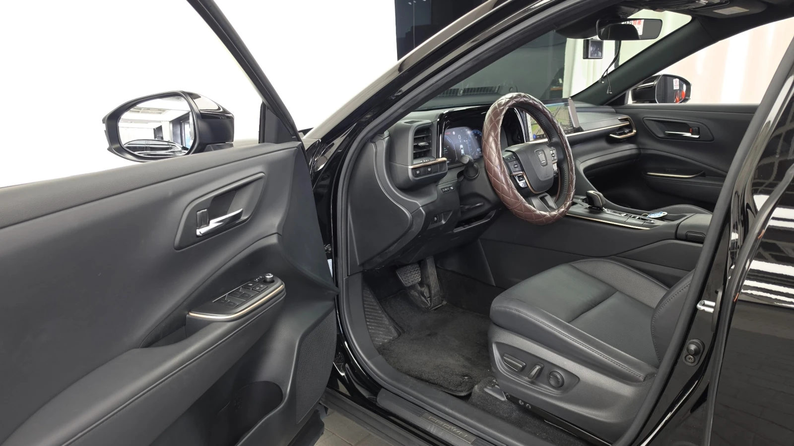 Toyota Crown Crossover 2.5 Hybrid | Mobile.bg � ����������� 9