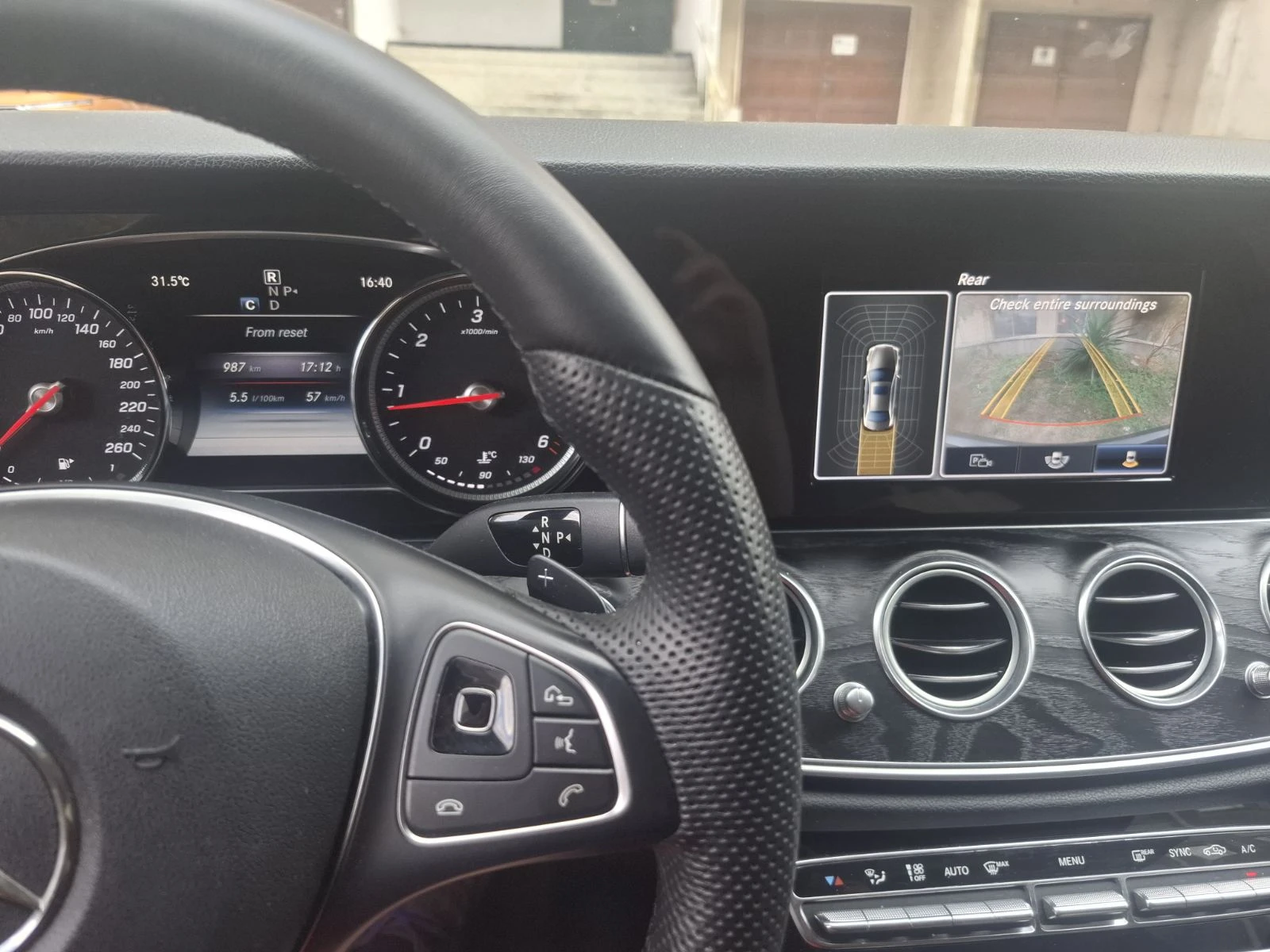 Mercedes-Benz E 220, снимка 9 - Автомобили и джипове - 56728338
