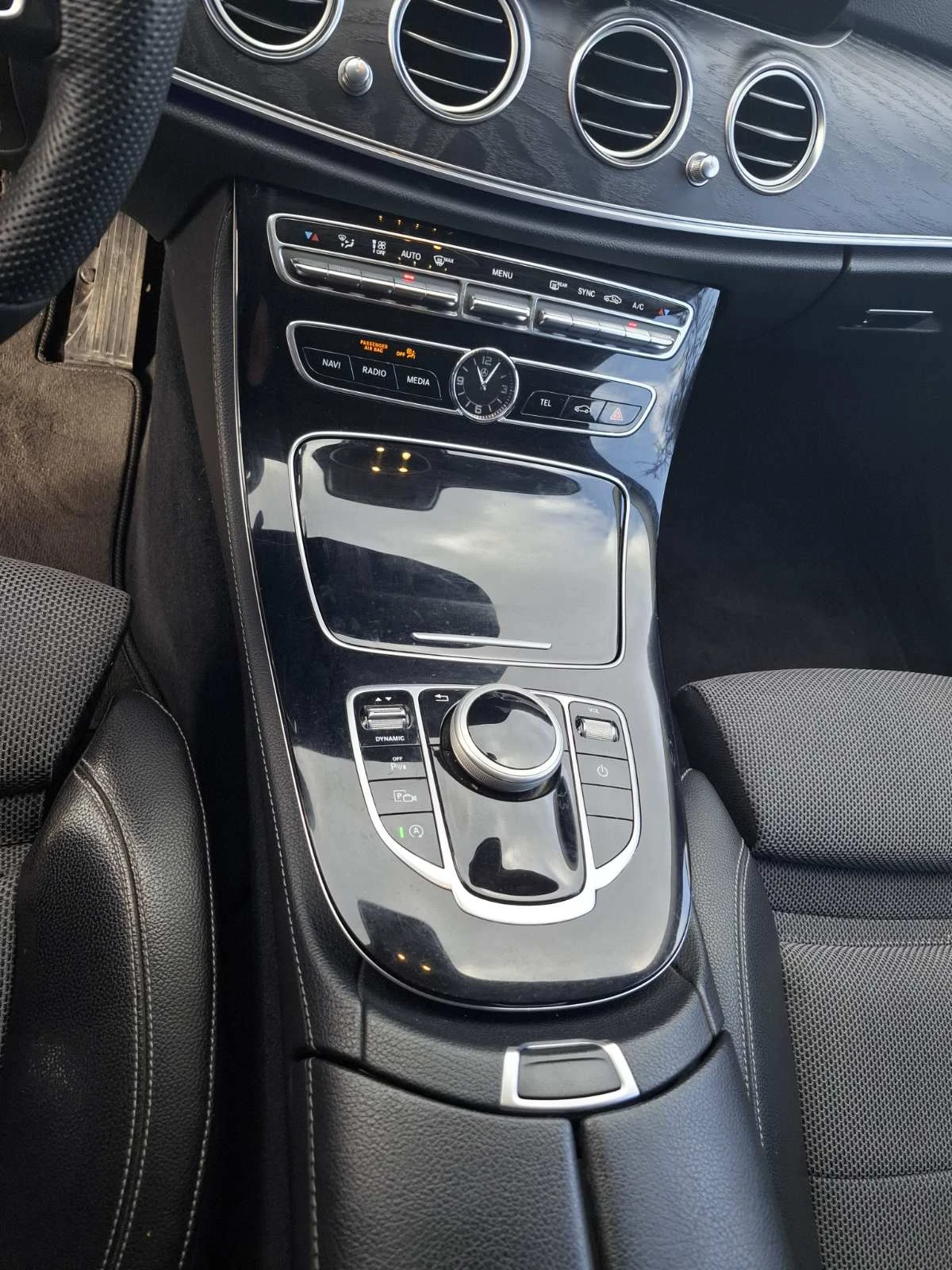 Mercedes-Benz E 220, снимка 14 - Автомобили и джипове - 56728338