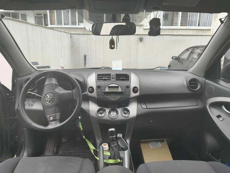 Toyota Rav4, снимка 17 - Автомобили и джипове - 48057018