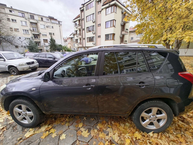 Toyota Rav4, снимка 2 - Автомобили и джипове - 48057018