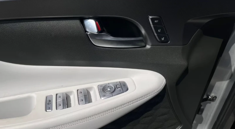 Hyundai Santa fe 1.6T-GDI/SIGNATURE/230HP/HYBRID/4WD/HUD/LED/371f, снимка 12 - Автомобили и джипове - 51019350