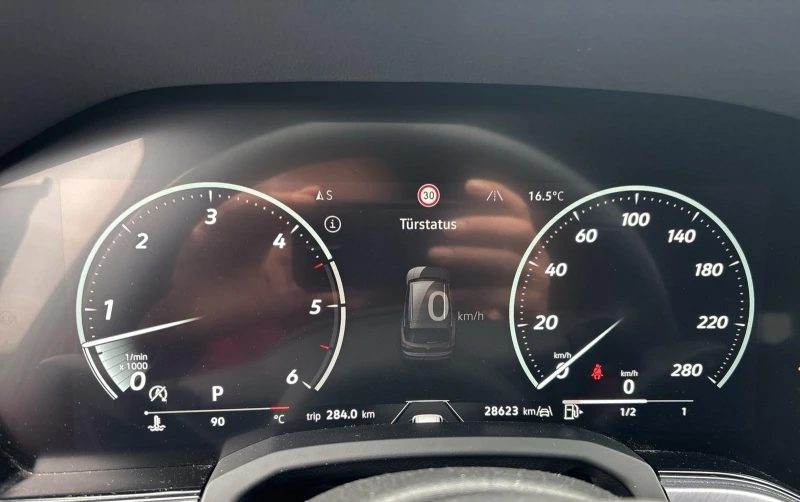 VW Touareg 3.0TD* R-LINE* HEAD-UP* DISTR* CAM* MEMORY* , снимка 9 - Автомобили и джипове - 52707324