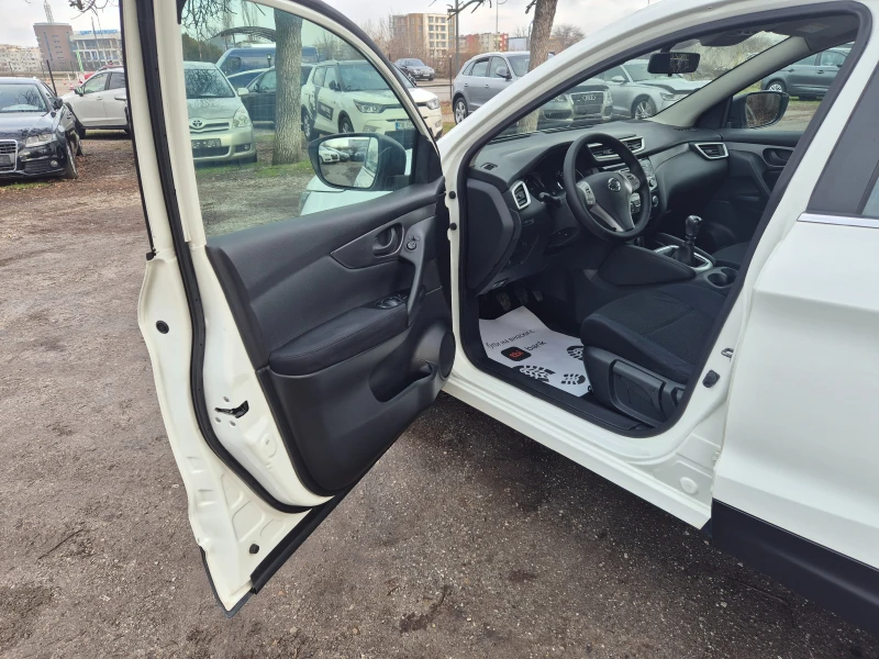 Nissan Qashqai 1.5DCI 110 к.с.ВНОС ИТАЛИЯ БЕЗ РЪЖДИ И ЗАБЕЛЕЖКИ , снимка 8 - Автомобили и джипове - 53258508