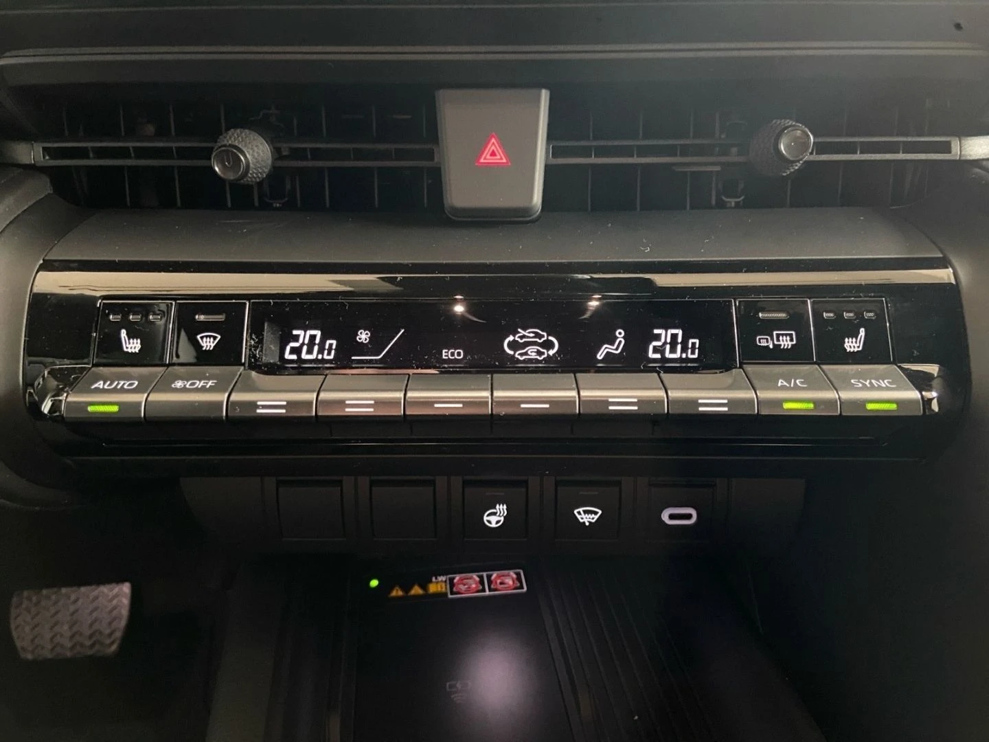 Toyota C-HR * 2.0* HYBRID* TEAM D* DISTR* LED* NAVI* CARPLAY*  | Mobile.bg   11