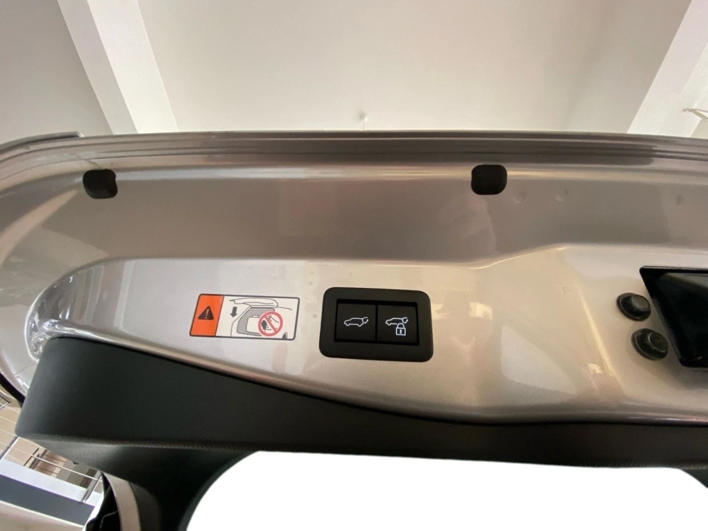 Toyota C-HR * 2.0* HYBRID* TEAM D* DISTR* LED* NAVI* CARPLAY*  | Mobile.bg   13