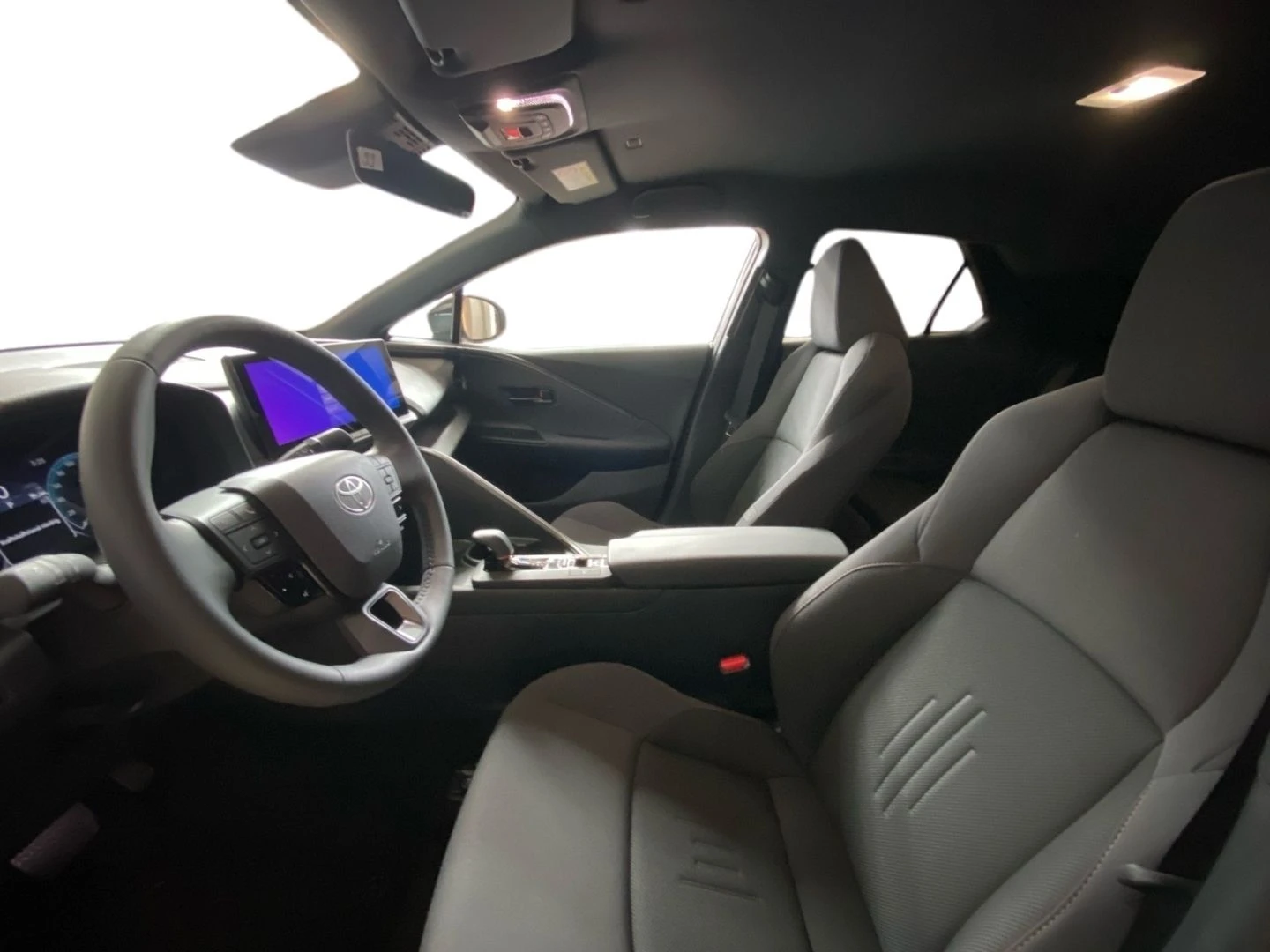 Toyota C-HR * 2.0* HYBRID* TEAM D* DISTR* LED* NAVI* CARPLAY*  - изображение 6