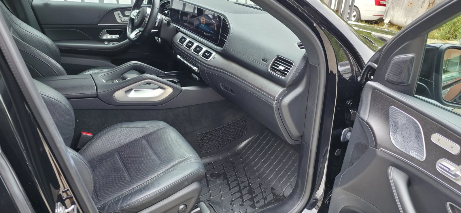 Mercedes-Benz GLE 400  4Matic* AMG* Head-Up* 360* Pano - изображение 8
