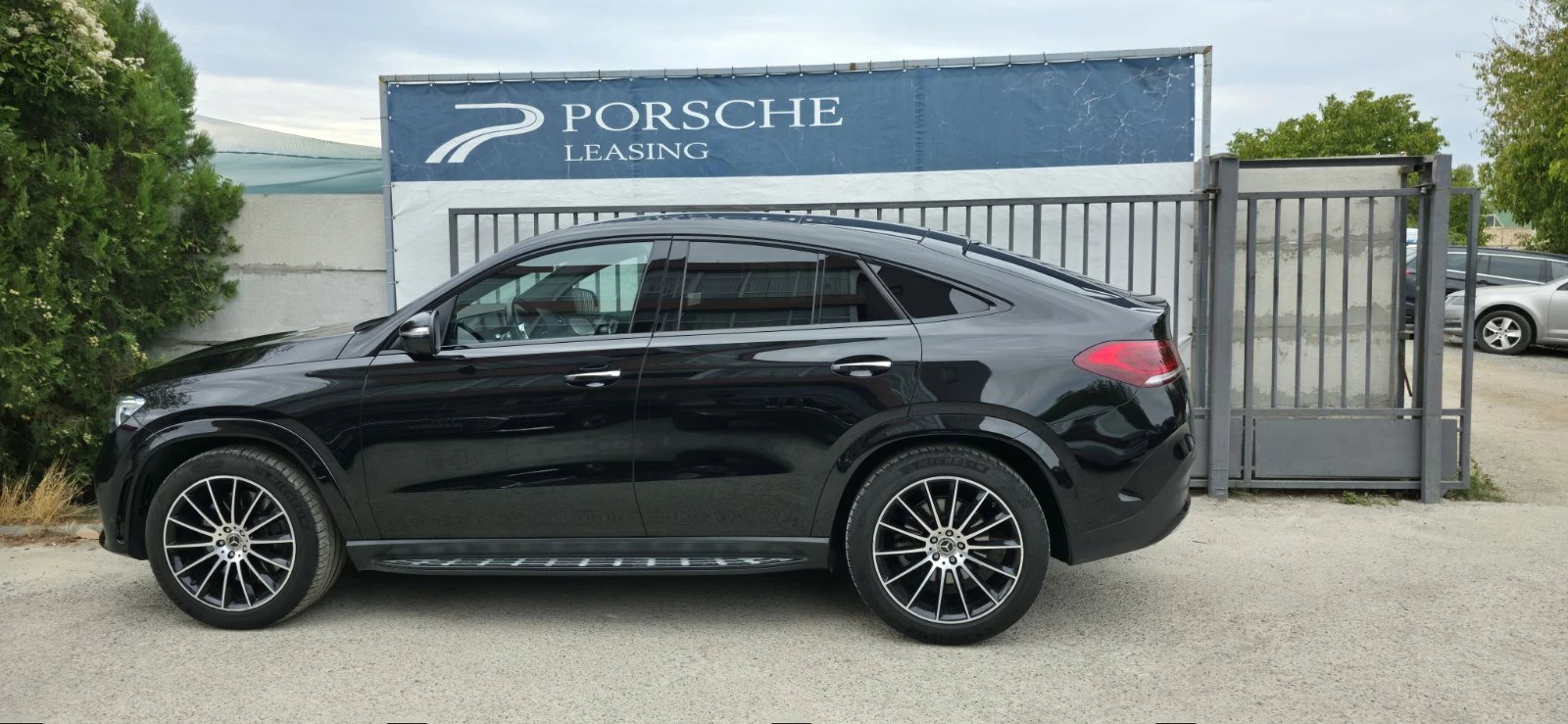 Mercedes-Benz GLE 400  4Matic* AMG* Head-Up* 360* Pano | Mobile.bg — изображение 14