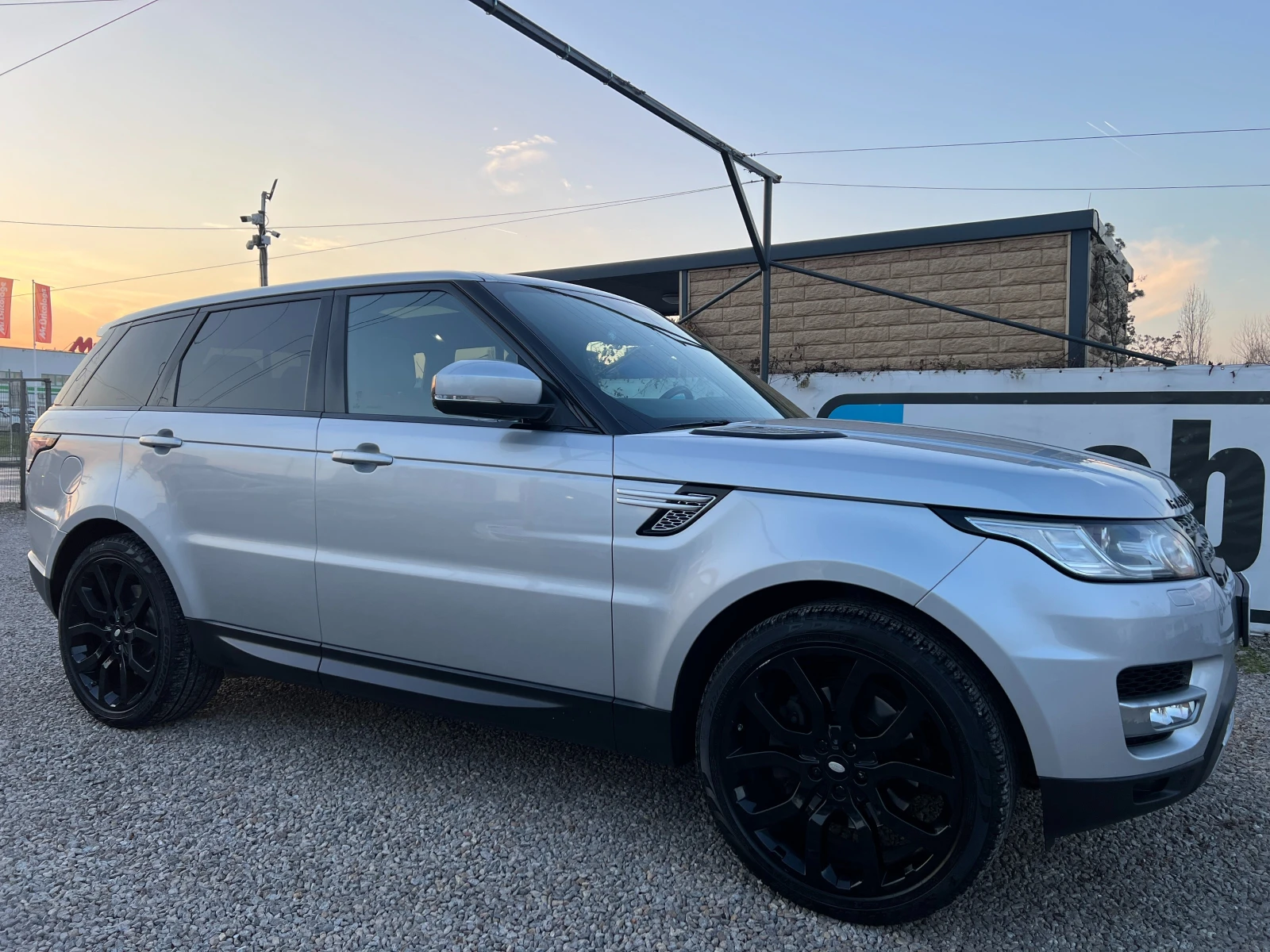 Land Rover Range Rover Sport 3.0TDV6 HSE/ПАНОРАМА/NAVI/ТОП СЪСТОЯНИЕ - изображение 3