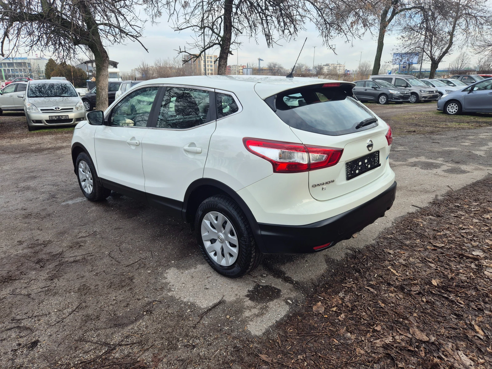 Nissan Qashqai 1.5DCI 110 к.с.ВНОС ИТАЛИЯ БЕЗ РЪЖДИ И ЗАБЕЛЕЖКИ  - изображение 6