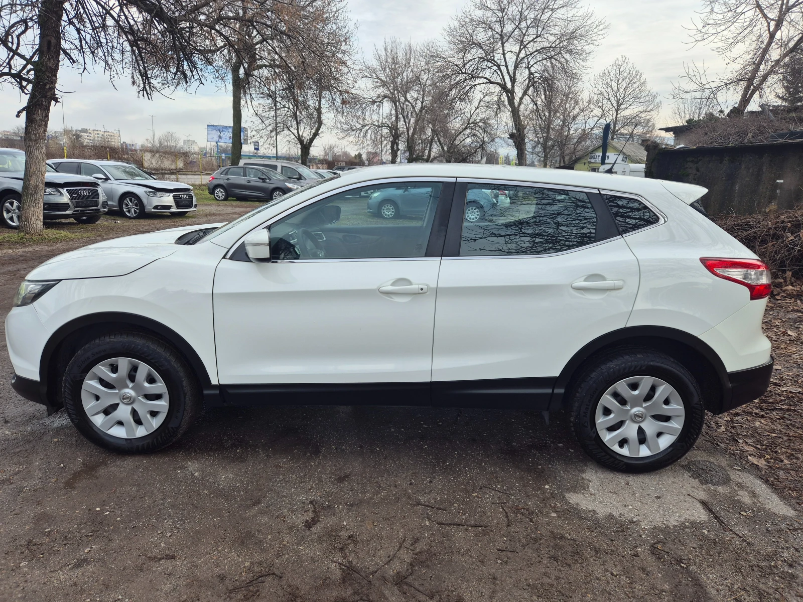Nissan Qashqai 1.5DCI 110 к.с.ВНОС ИТАЛИЯ БЕЗ РЪЖДИ И ЗАБЕЛЕЖКИ  - изображение 7