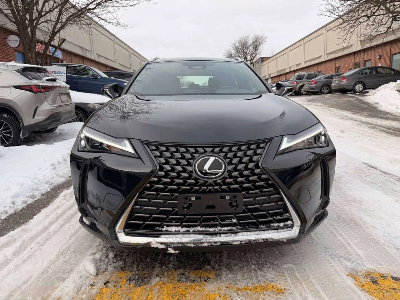 Lexus UX 300h * 300h * ДИСТРОНИК * СЛЕДЕНЕ НА ЛЕНТА * КАМЕРА - изображение 6