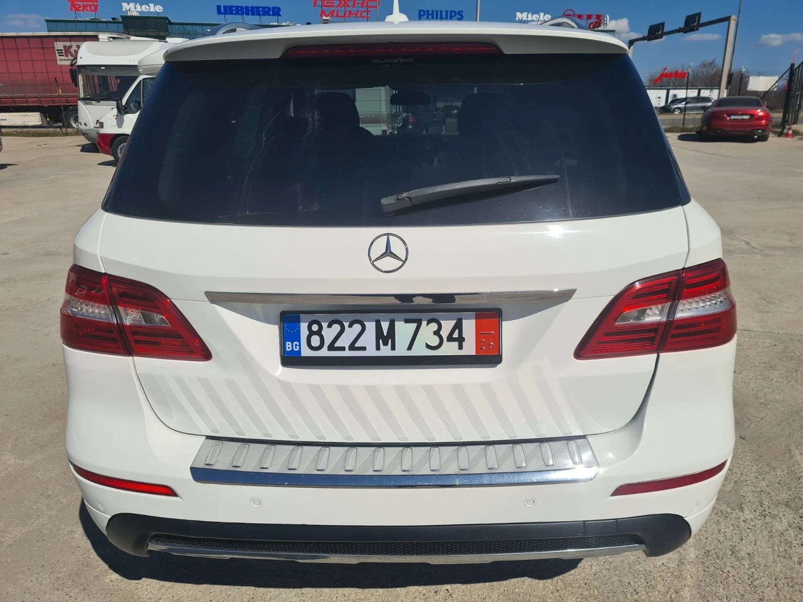 Mercedes-Benz ML 350 AMG / ПАНОРАМА / КАМЕРА / FULL LED, снимка 6 - Автомобили и джипове - 53836343