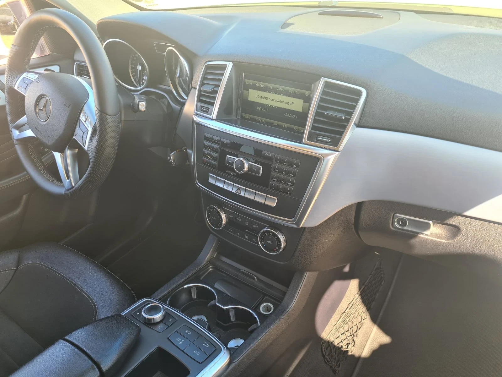 Mercedes-Benz ML 350 AMG / ПАНОРАМА / КАМЕРА / FULL LED, снимка 8 - Автомобили и джипове - 53836343