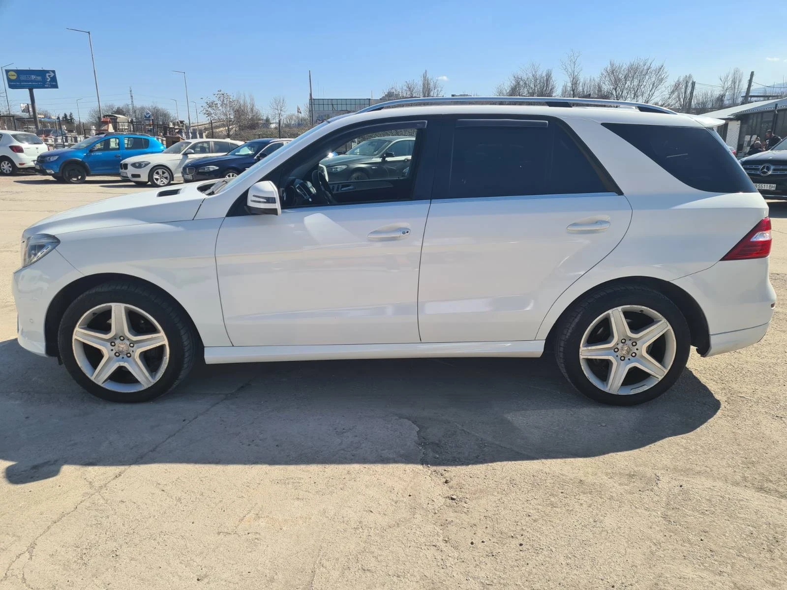 Mercedes-Benz ML 350 AMG / ПАНОРАМА / КАМЕРА / FULL LED, снимка 5 - Автомобили и джипове - 53836343