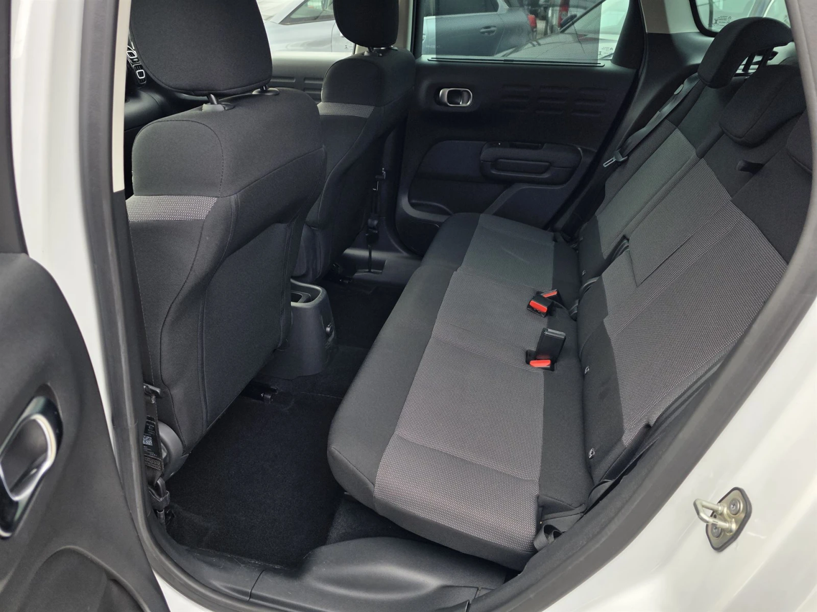 Citroen C3 Aircross 1.2 PureTech Shine Panorama, снимка 14 - Автомобили и джипове - 54194393