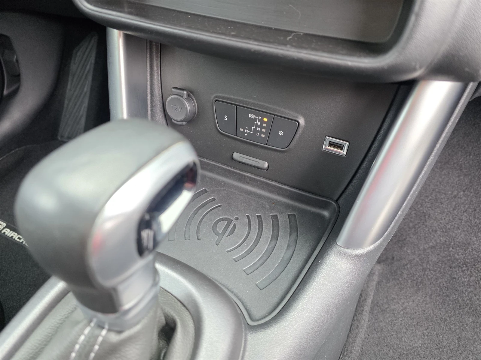 Citroen C3 Aircross 1.2 PureTech Shine Panorama, снимка 13 - Автомобили и джипове - 54194393