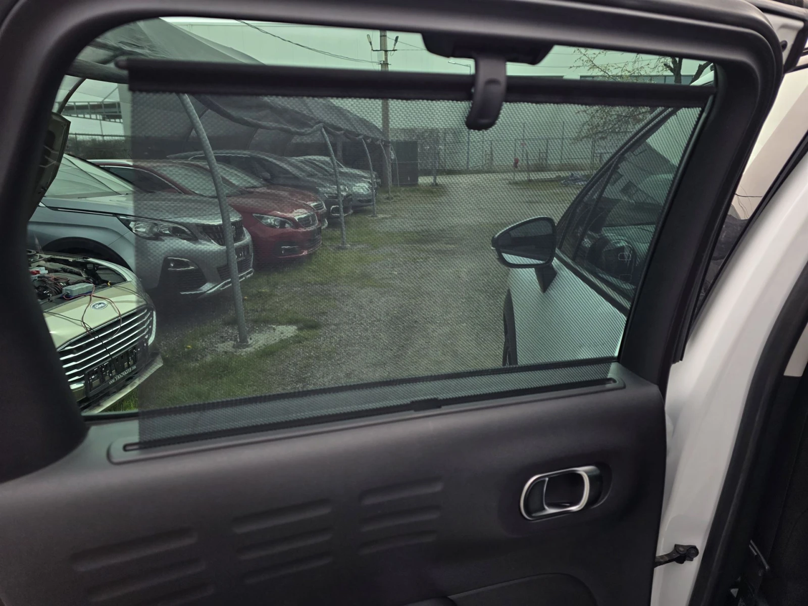 Citroen C3 Aircross 1.2 PureTech Shine Panorama, снимка 16 - Автомобили и джипове - 54194393