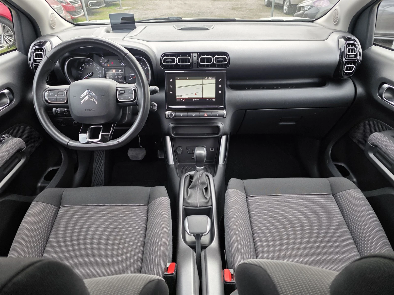 Citroen C3 Aircross 1.2 PureTech Shine Panorama, снимка 8 - Автомобили и джипове - 54194393