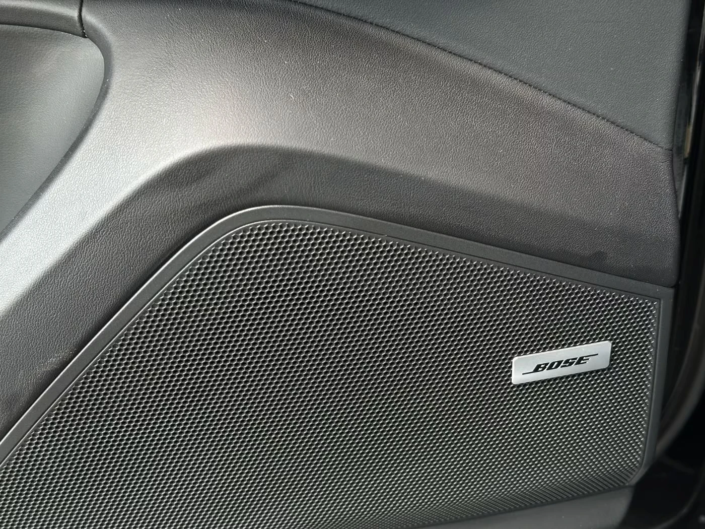 Porsche Cayenne E-HYBRID BLACK-PAKET BOSE PANORAMA 360 CHRONO, снимка 13 - Автомобили и джипове - 55211533