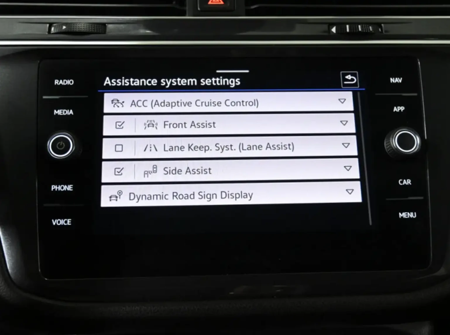 VW Tiguan Highline R-line 4motion, снимка 11 - Автомобили и джипове - 55401600