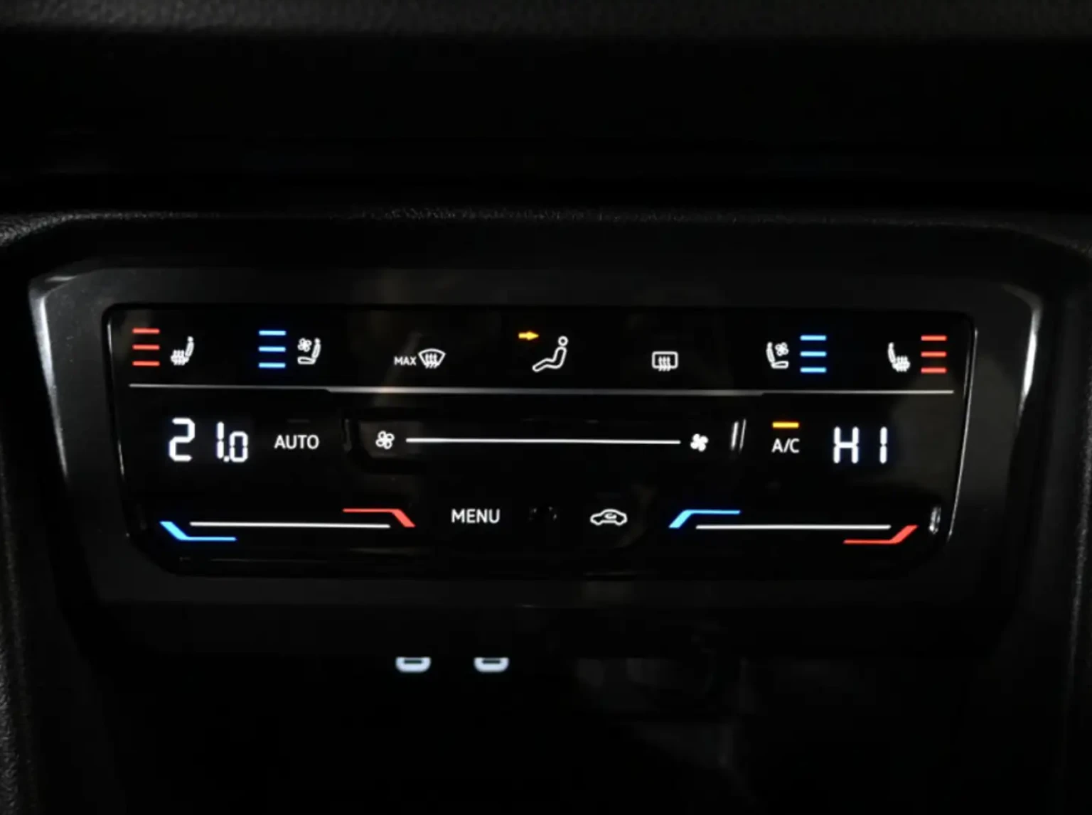 VW Tiguan Highline R-line 4motion, снимка 9 - Автомобили и джипове - 55401600